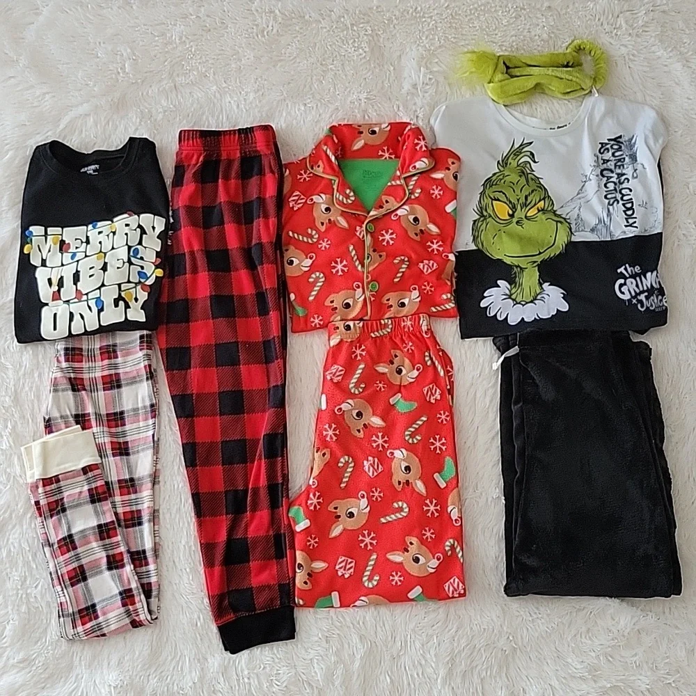 Mixed Brand Bundle Girls Winter Christmas Pajamas Rudolph, Grinch Size 10/12
